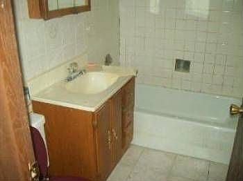 2nd image of 1029 Des Plaines Ave #104