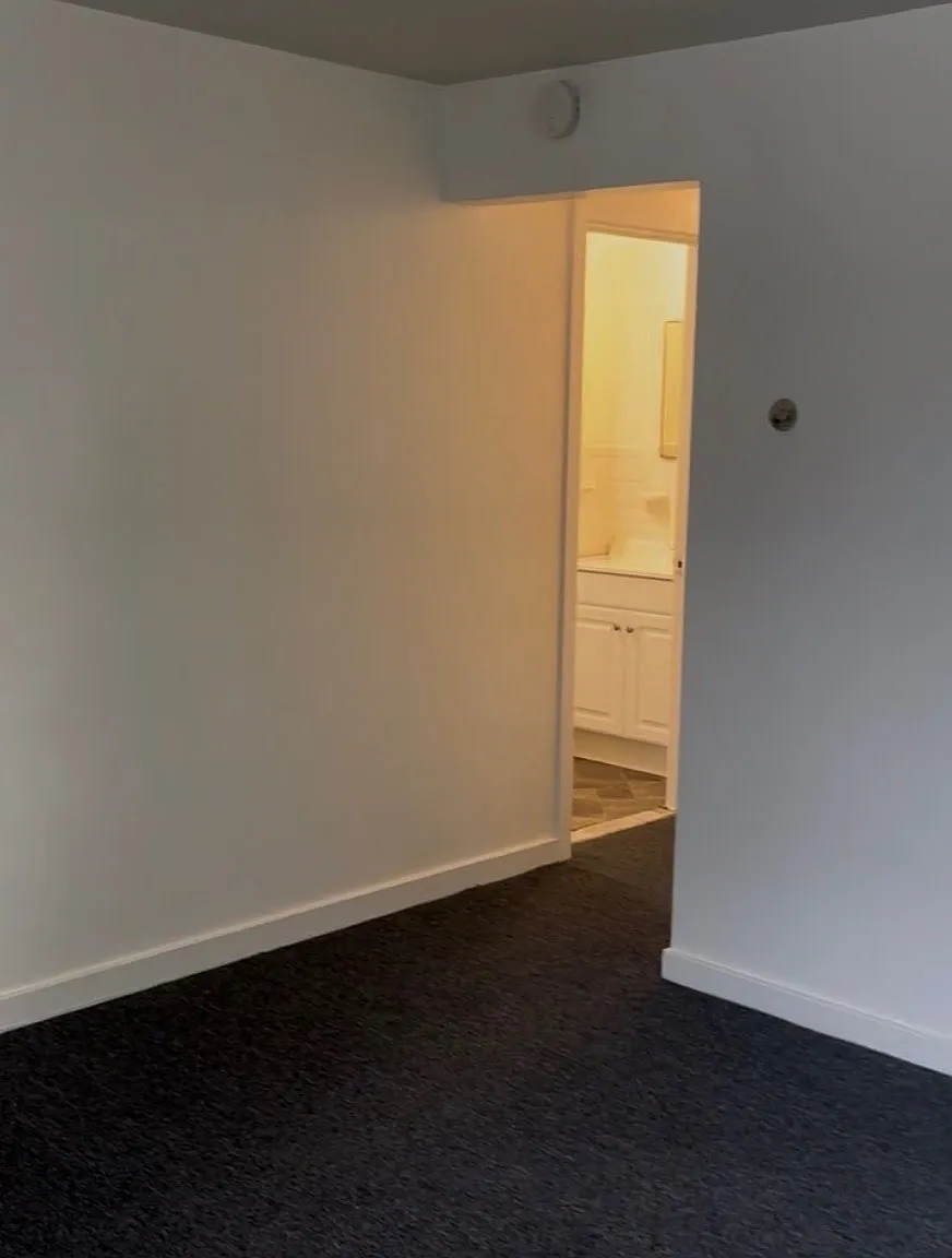2 bed, $1,200 — Photo 2