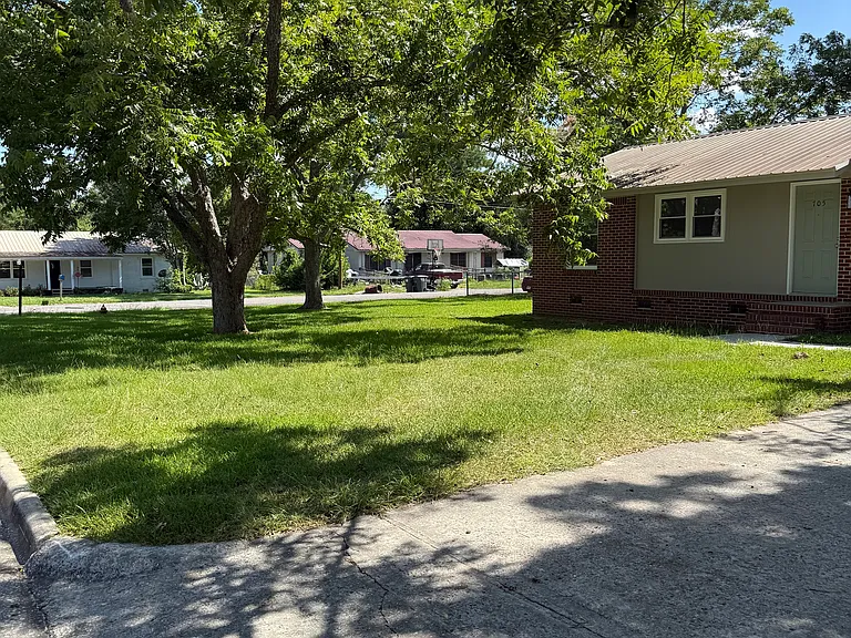705 Dane St — Photo 12
