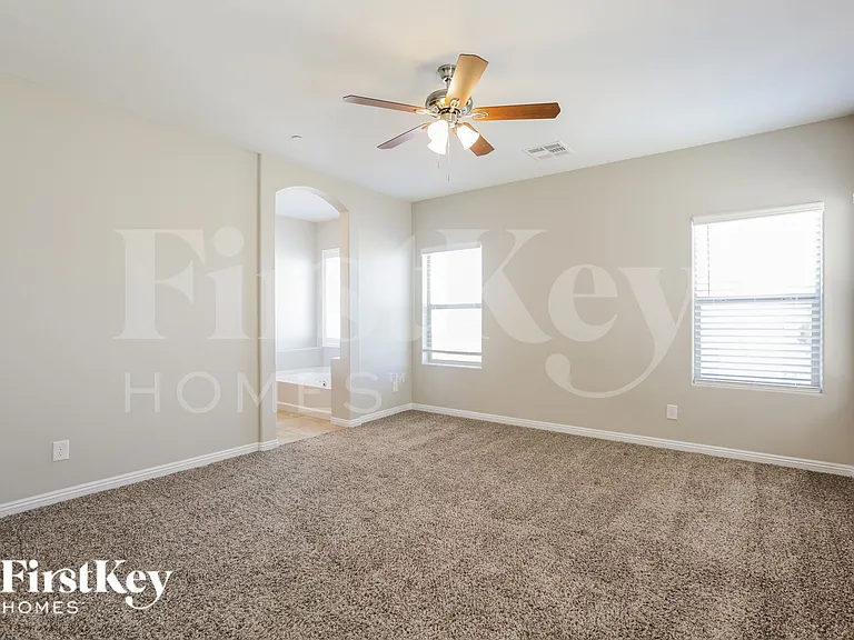 1134 Aubrey Springs Ave — Photo 10