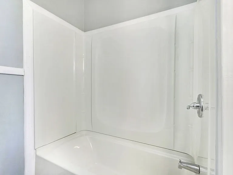 218 E Henry St #B — Photo 3