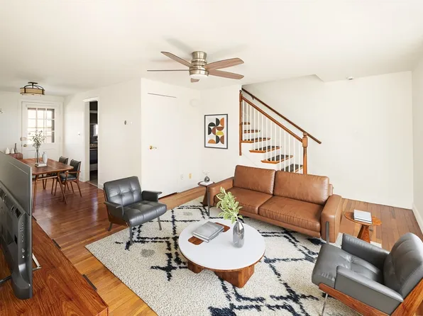 39 Charlesbank Rd #39, Newton, MA 02458