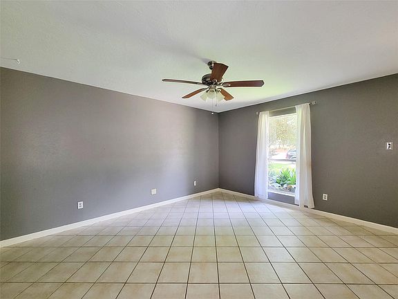 4th image of 18 N Wavy Oak Cir