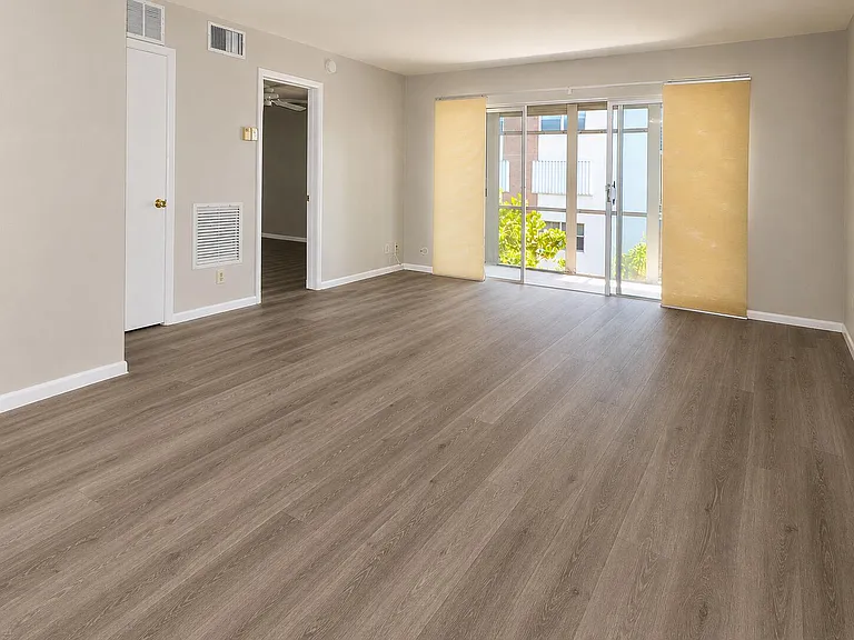 3040 NE 16th Ave #308 — Photo 3