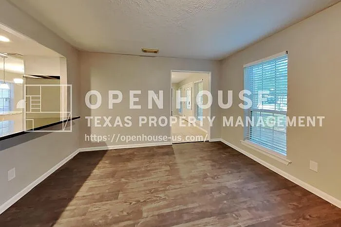 46 Berryfrost Ln — Photo 2