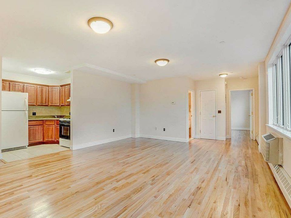 1st image of 598 President St #3CC