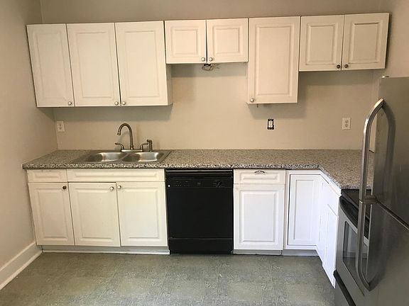 5th image of 3446 E 8th St #2