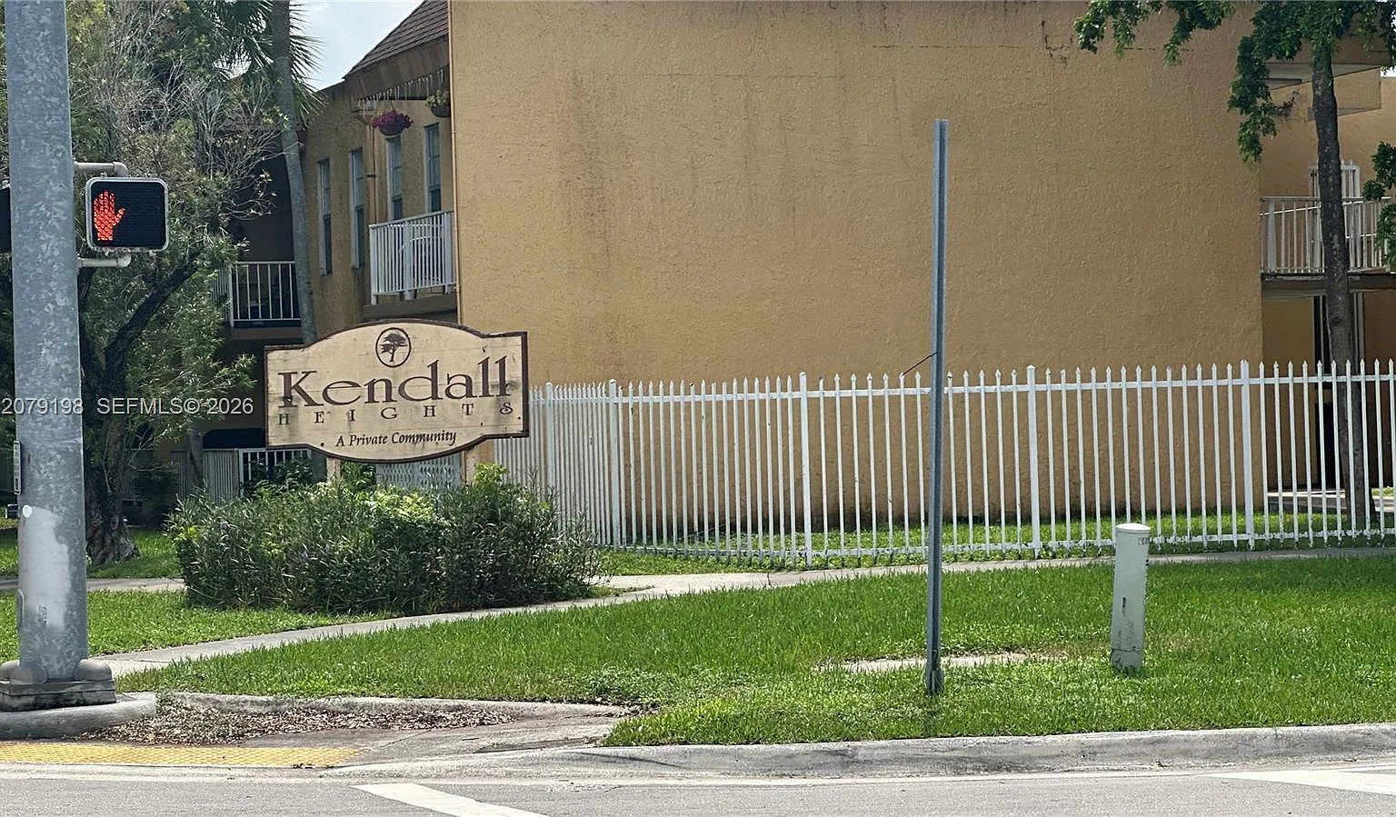 Kendall Heights Condo — Photo 1