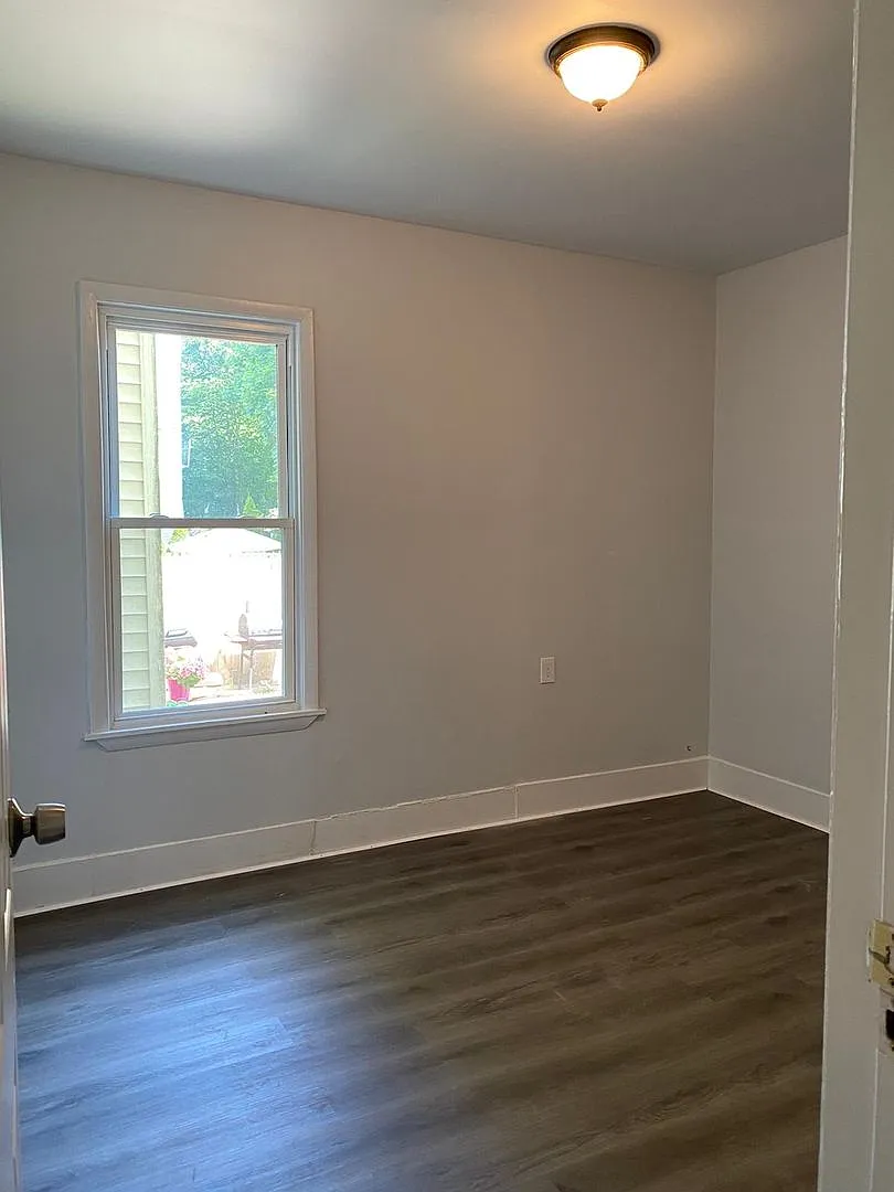 13 Hallock Street — Photo 1