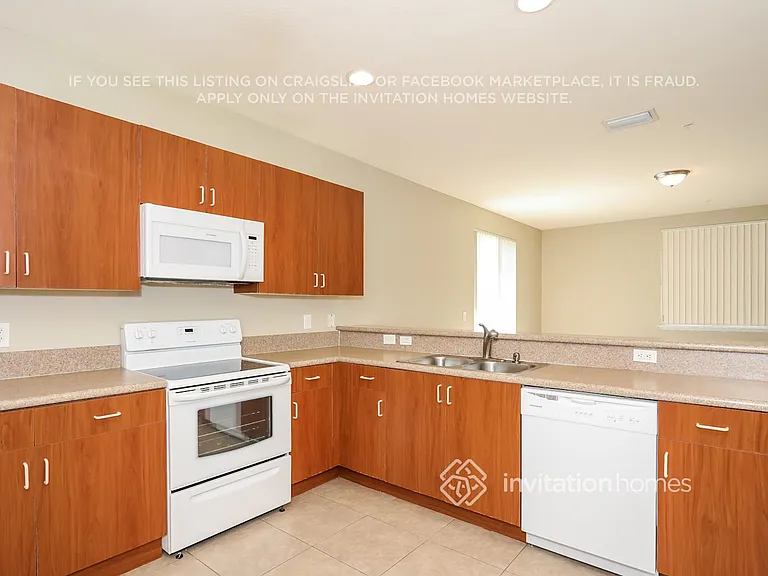 10001 SW 22nd St — Photo 7