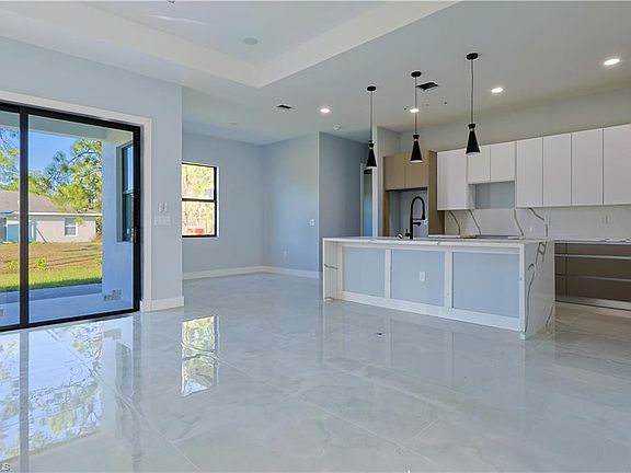5th image of 912 Bell BLVD S