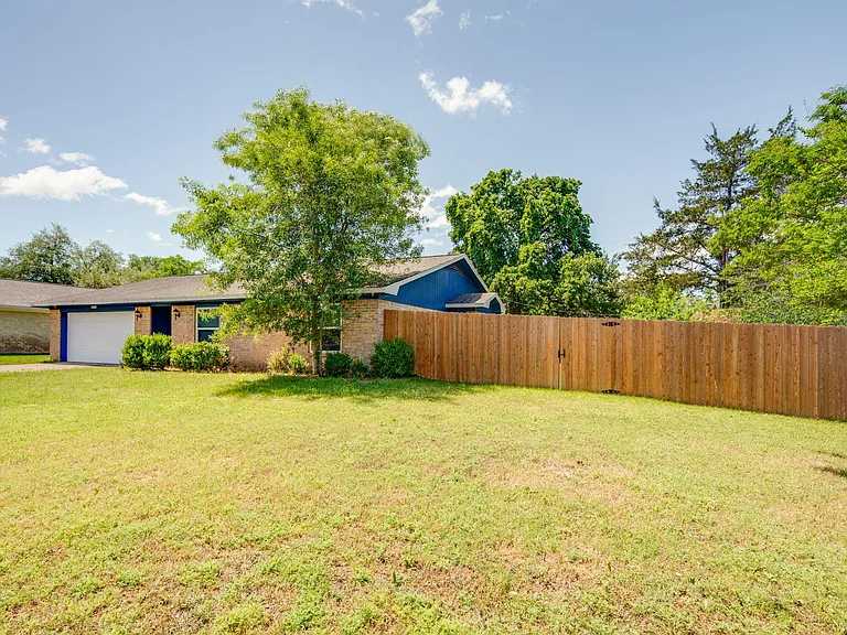 3000 Longleaf Dr — Photo 19