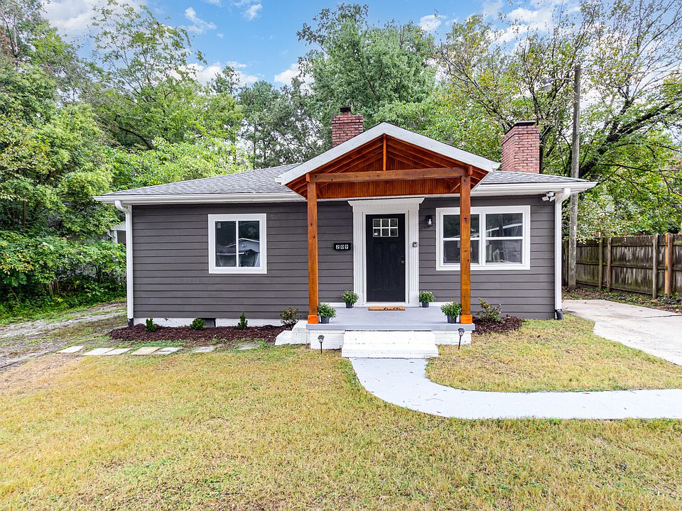 1st image of 209 E Lavender Ave