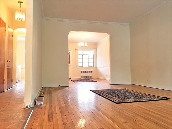 2nd image of 2610 E 11th St #2
