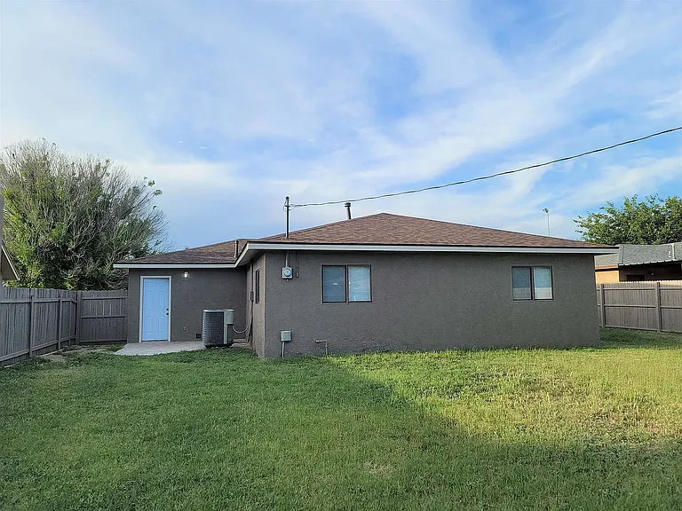 Sunset Pl — Photo 10