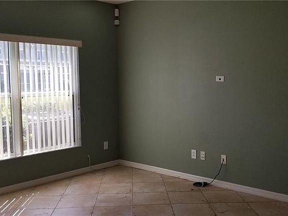 3rd image of 2946 Birchcreek Dr