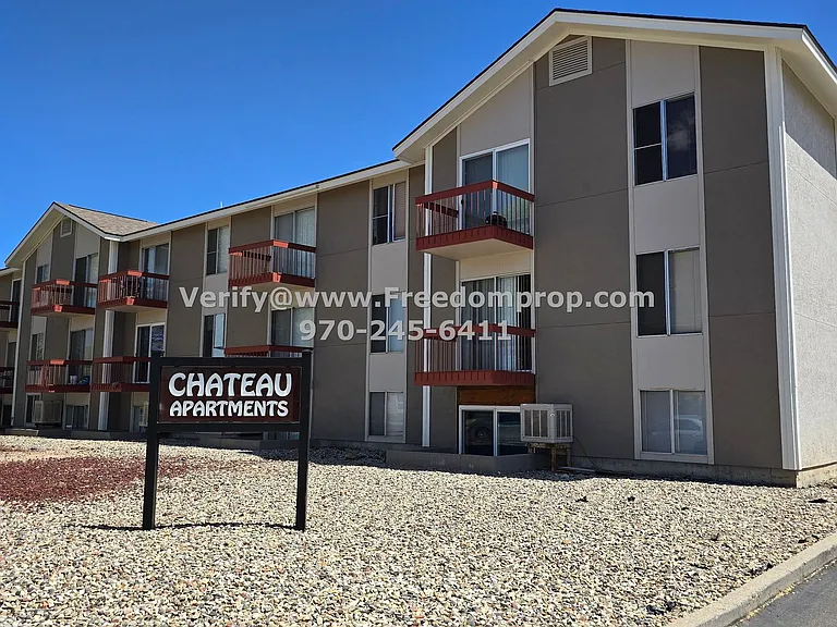 N 21st St 1300 - Chateau — Photo 1