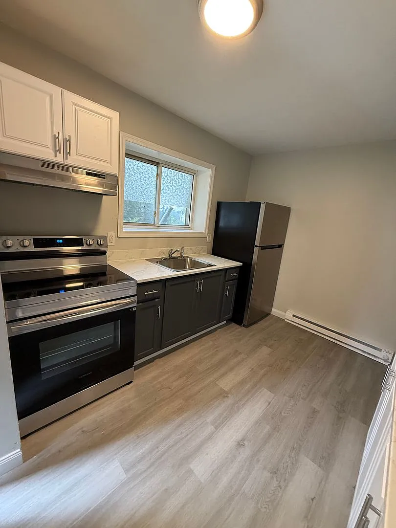 Scranton 3 Bedroom Single Family, Quiet Neighborhood, Gas Heat, — Photo 3