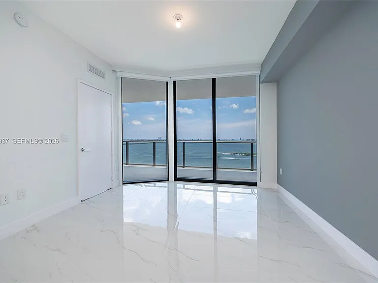 700 NE 24th St #2502 — Photo 13