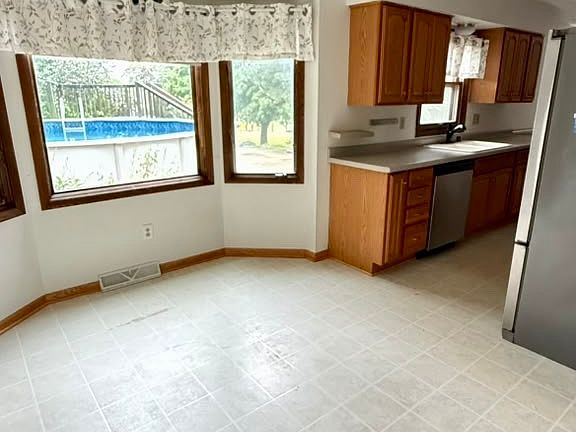 4th image of 695 Penbrook Way