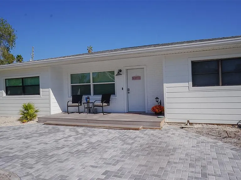 929 Lantana Ave — Photo 38