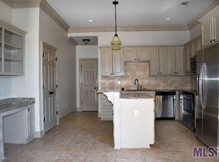 714 Fall Creek Dr, Baton Rouge, LA 70810