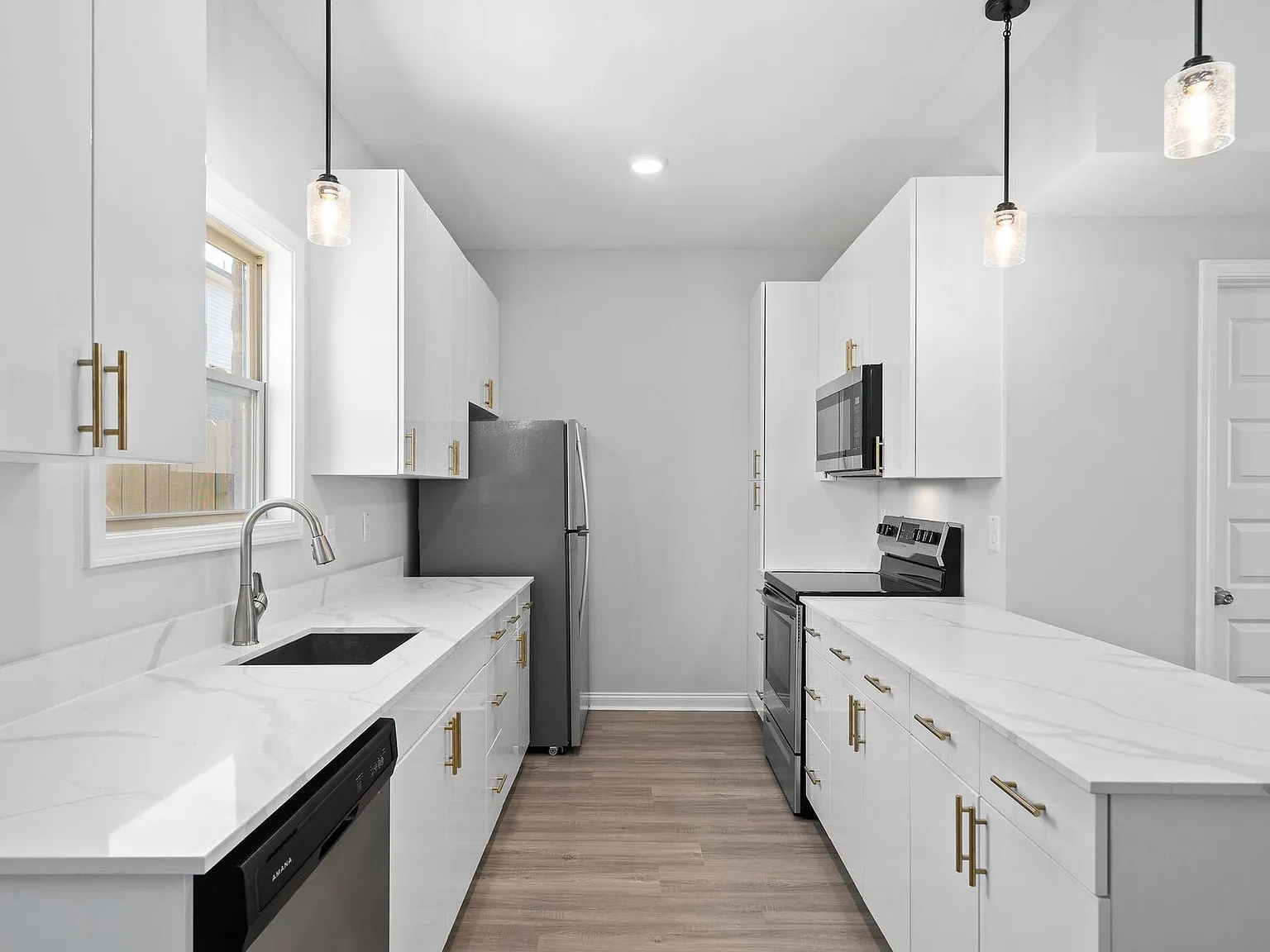 360 Luxury Townhomes — Photo 4