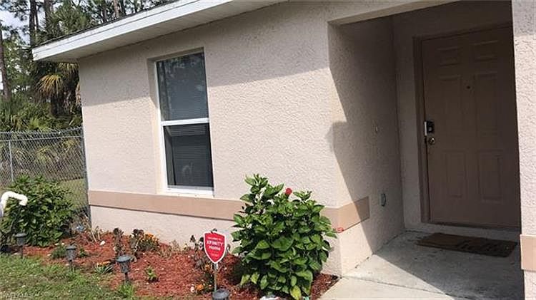 1st image of 5022/5024 28th St SW