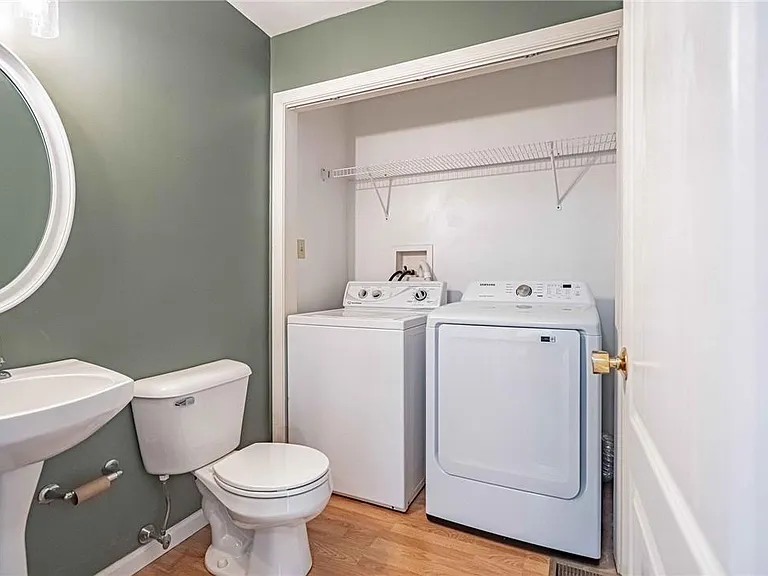 323 Surrey Pl #323 — Photo 7
