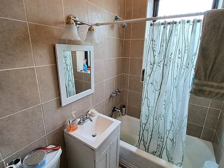 414 8th St #4R — Photo 3