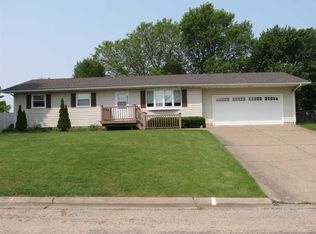 1004 Battles Dr, Maquoketa, IA 52060