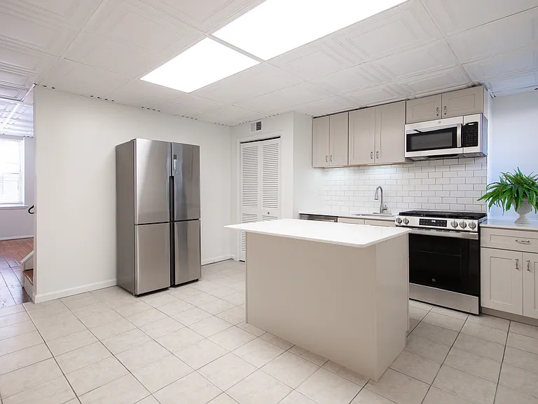 455 Fairmount Ave #2 — Photo 2