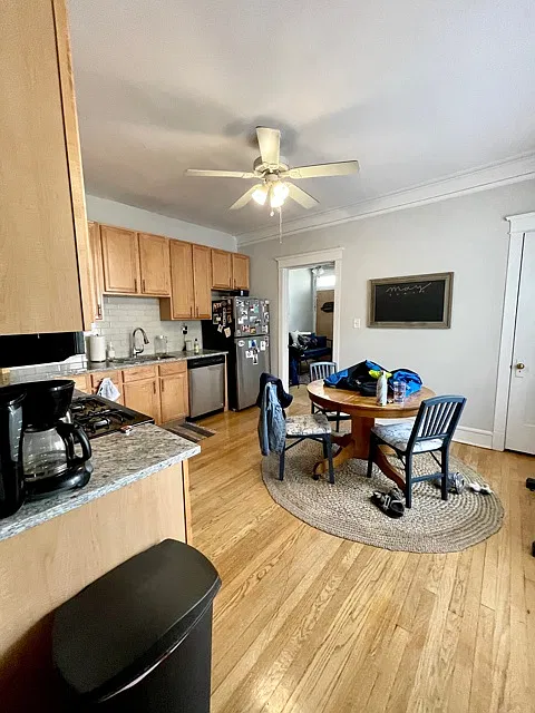 2 bed, 1.0 bath, $2,800 — Photo 4