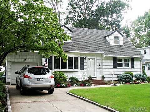 1st image of 216 Tyrconnell Ave
