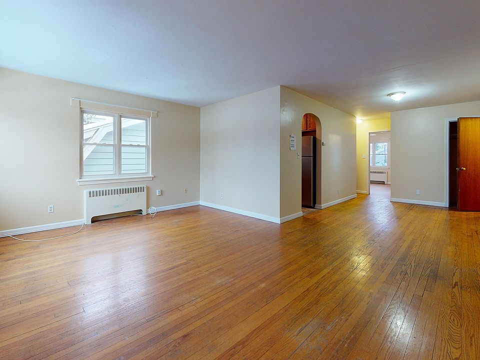 1st image of 31 Parkwood St APT 5