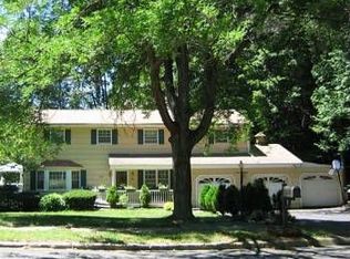 34 Powhatan Path, Oakland, NJ 07436