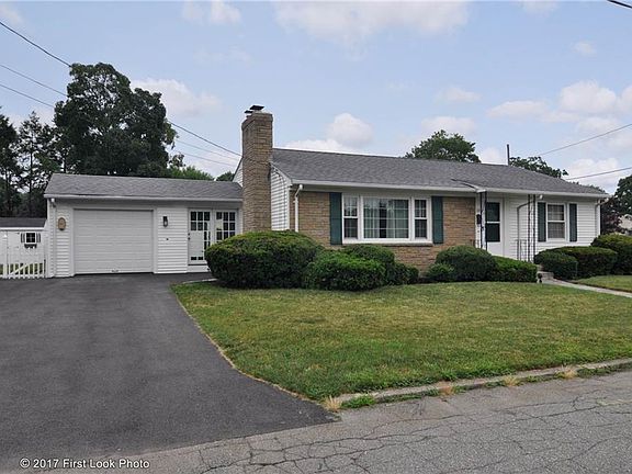 2nd image of 10 Vista Dr