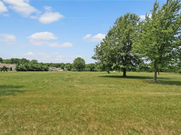 4 Chestnut Run, Mattoon, IL 61938