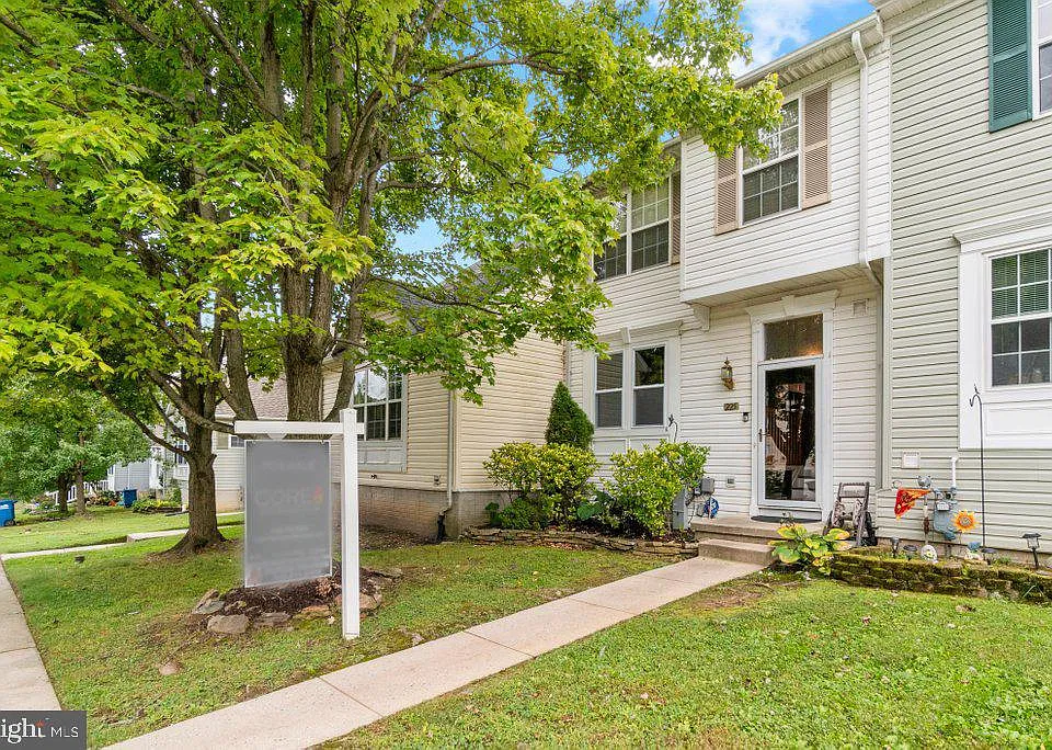 225 Woodland Green Way