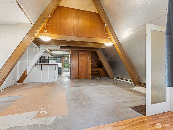3rd image of 9512 210th Avenue E