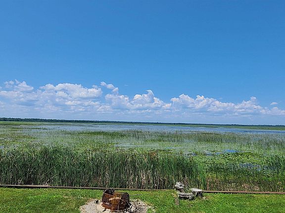 5th image of 1035 Cranberry Pike