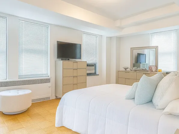 108 East 38th Street image 3 of 6