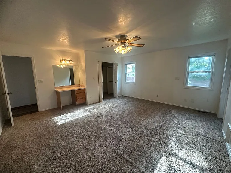2268 S 2350 E — Photo 15