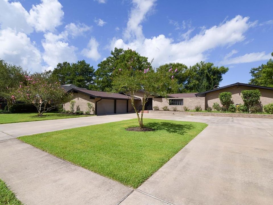1st image of 108 Eastwood Dr