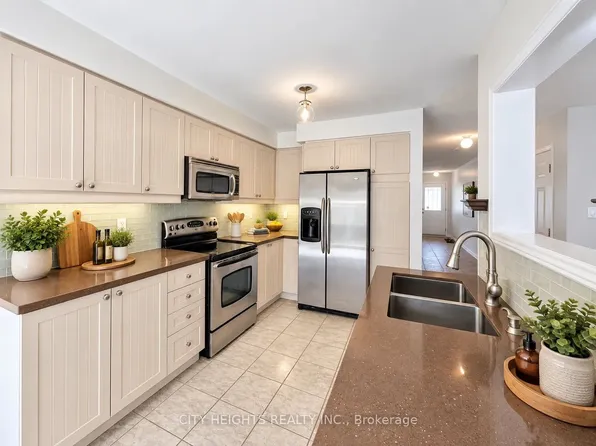 19 Sivyer Cres, Ajax, ON L1Z 2A6