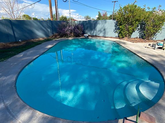 Diving pool