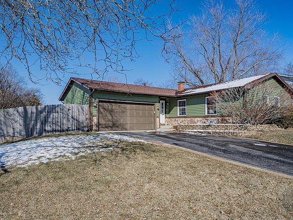 3rd image of 2370 N Crescent Ln