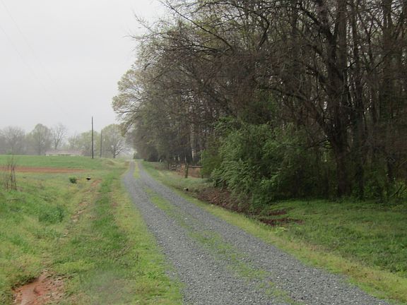 3rd image of 5171 Starmount Rd