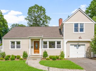 1504 Raleigh Rd, Mamaroneck, NY 10543