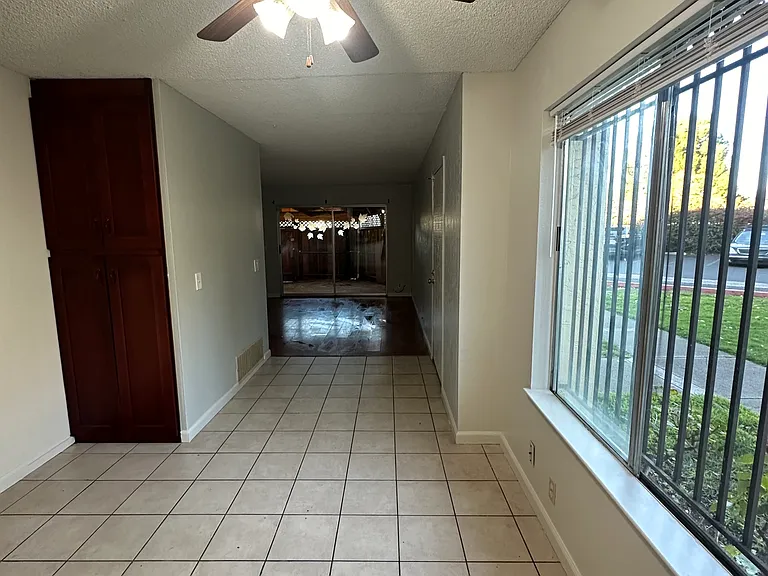 4140 Venus Pl — Photo 2